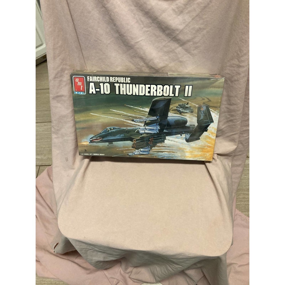 Amt Fairchild Republic A-10 Thunderbolt II, 1/48 Model Kit Factory Sealed